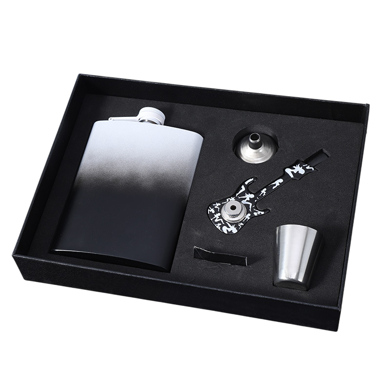 Hip flask set